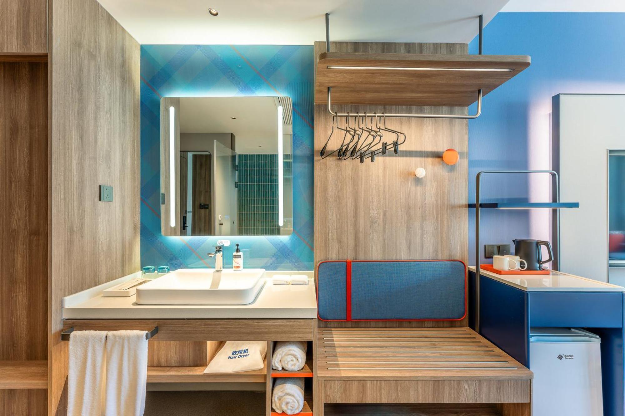 Holiday Inn Express Taizhou City Center By Ihg Exterior photo