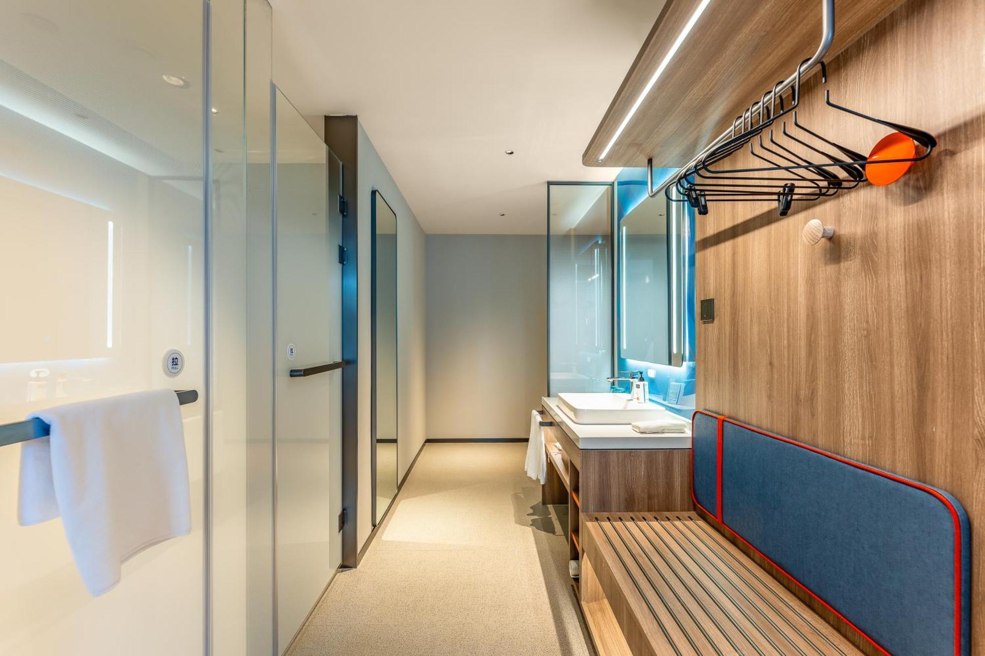 Holiday Inn Express Taizhou City Center By Ihg Exterior photo